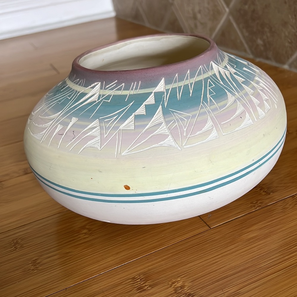 Donate 2024. Mesa Verde Pottery Piece 6 in tall 10 in diameter - Picture 5 of 7